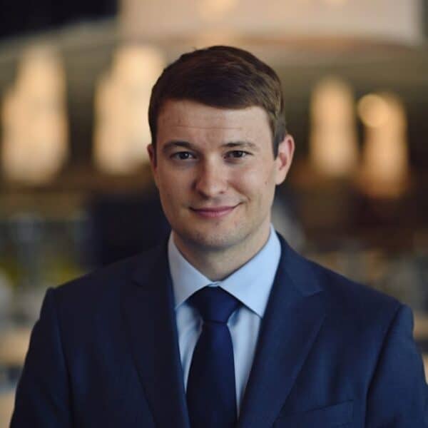 Headshot of Ryan Graves, CFA, CFP®